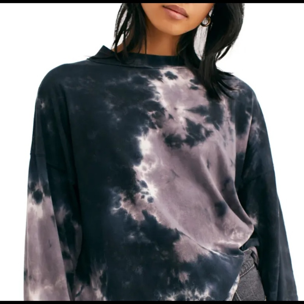 We The Free long sleeve tee!